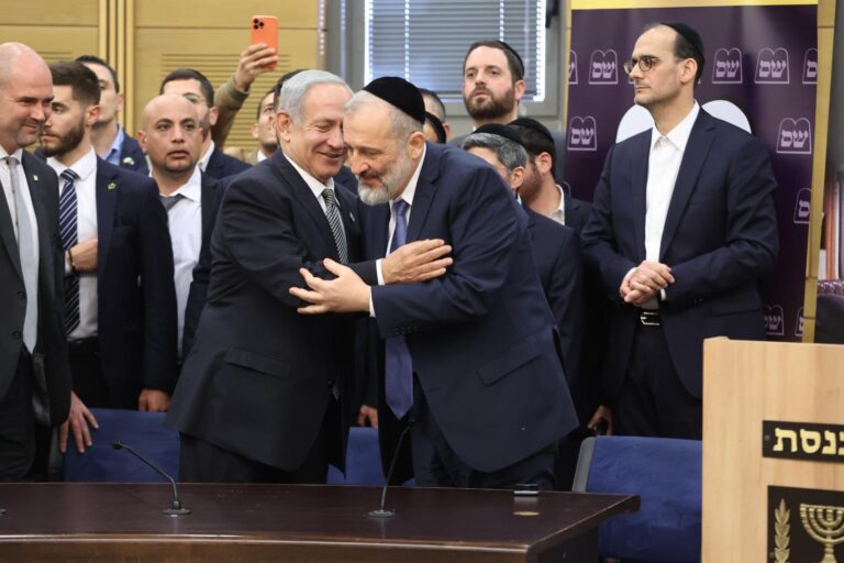 Prime Minister Benjamin Netanyahu and Shas chairman Aryeh Deri, January 2023. (@ariyederi/X)