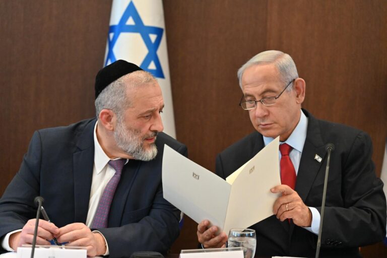 Benjamin Netanyahu with Aryeh Deri (GPO)