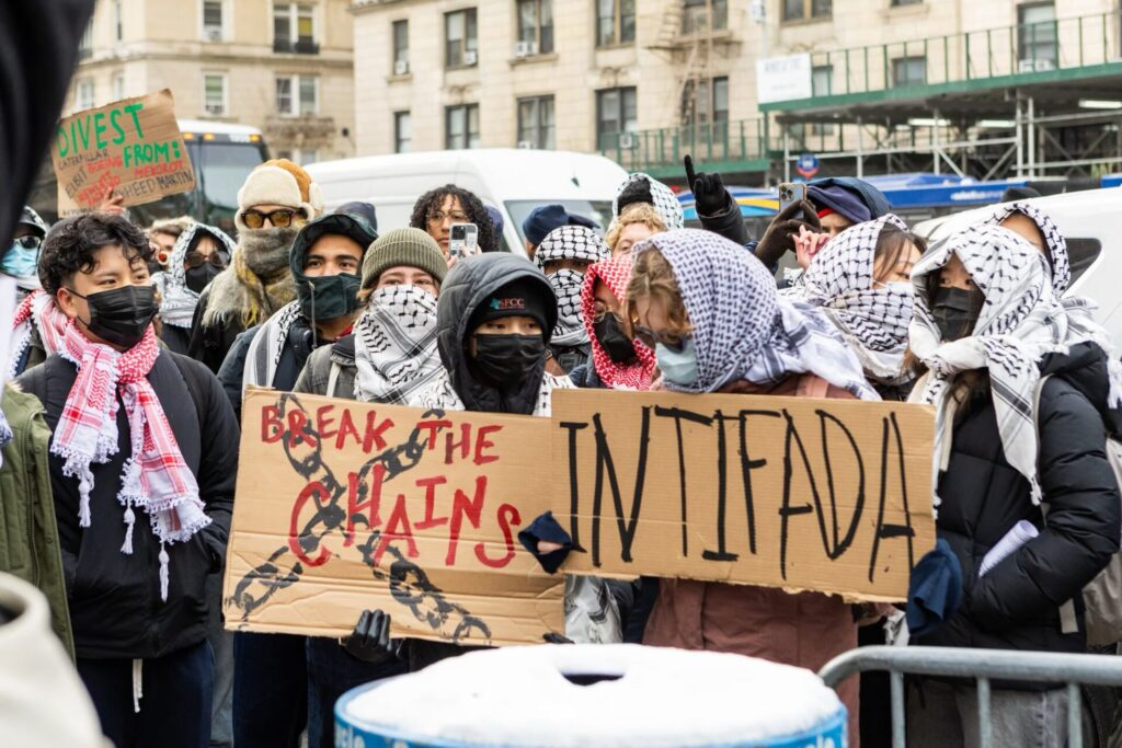 Anti-Israel protesters. (Screen grab used in accordance with Clause 27a of the Copyright Law)